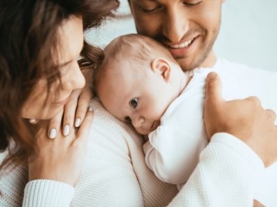 Rozwój dziecka w 2. miesiącu życia - co musisz wiedzieć